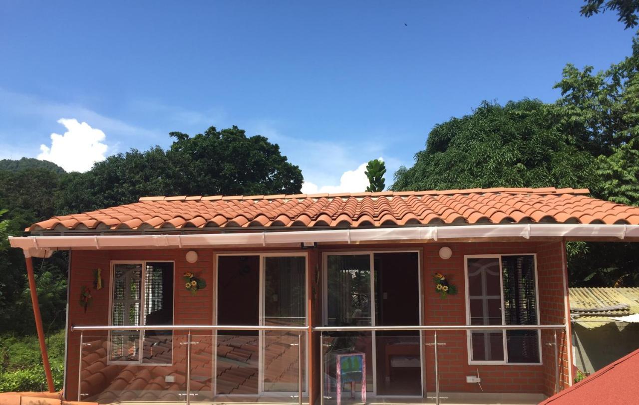 Hostal Bralgijon Capurganá エクステリア 写真