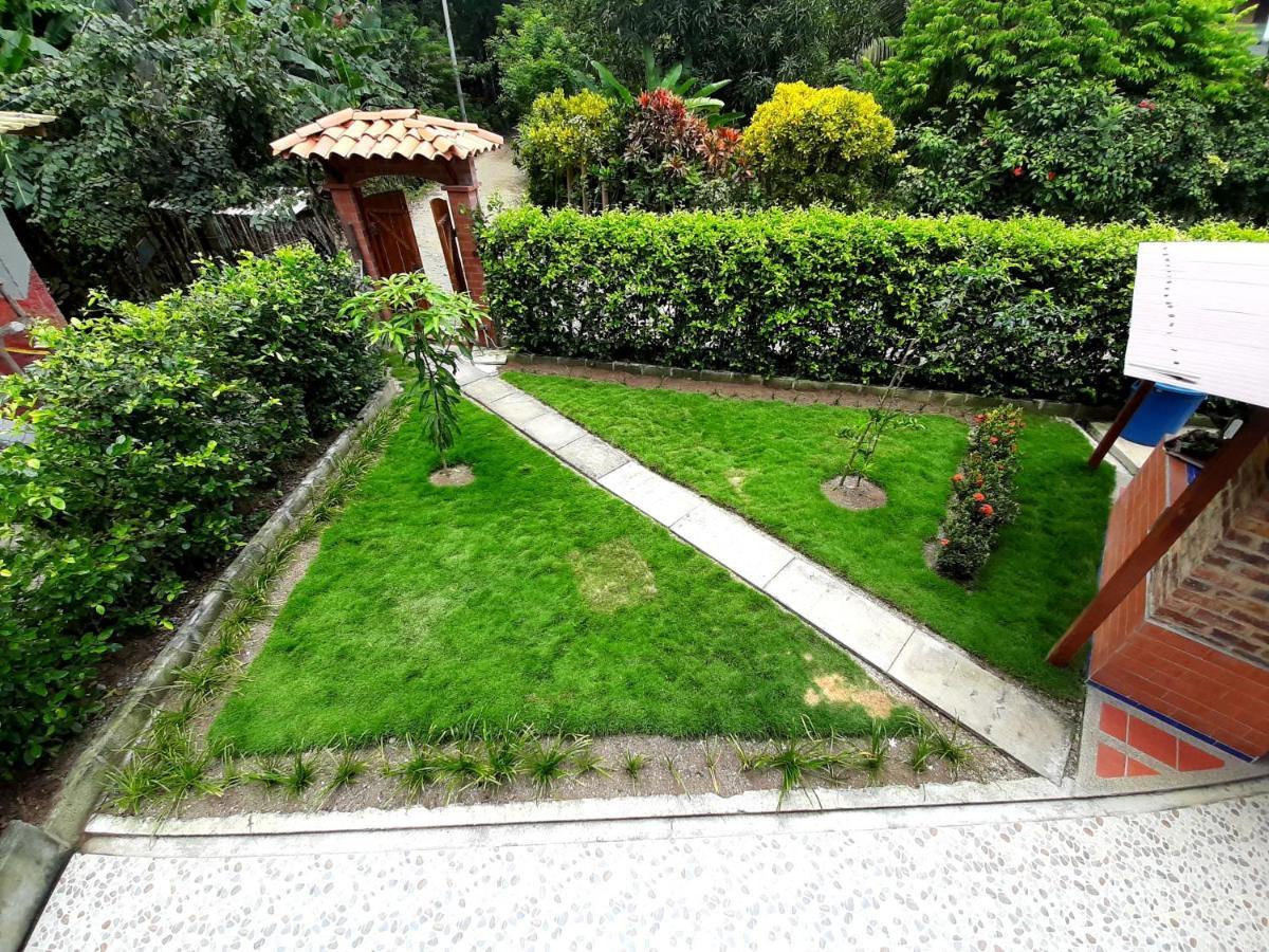 Hostal Bralgijon Capurganá エクステリア 写真